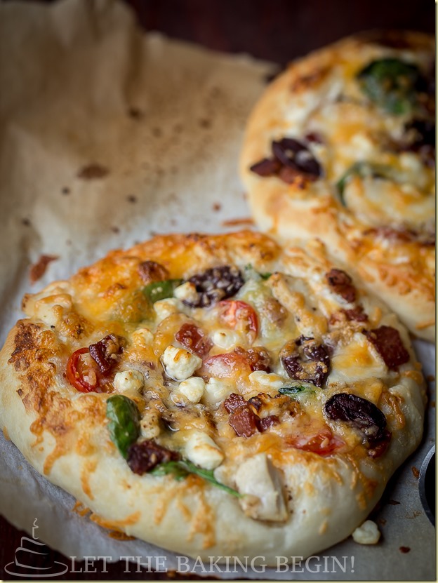 Mediterranean Style Pizza - made from scratch with Breadmaker or without. 