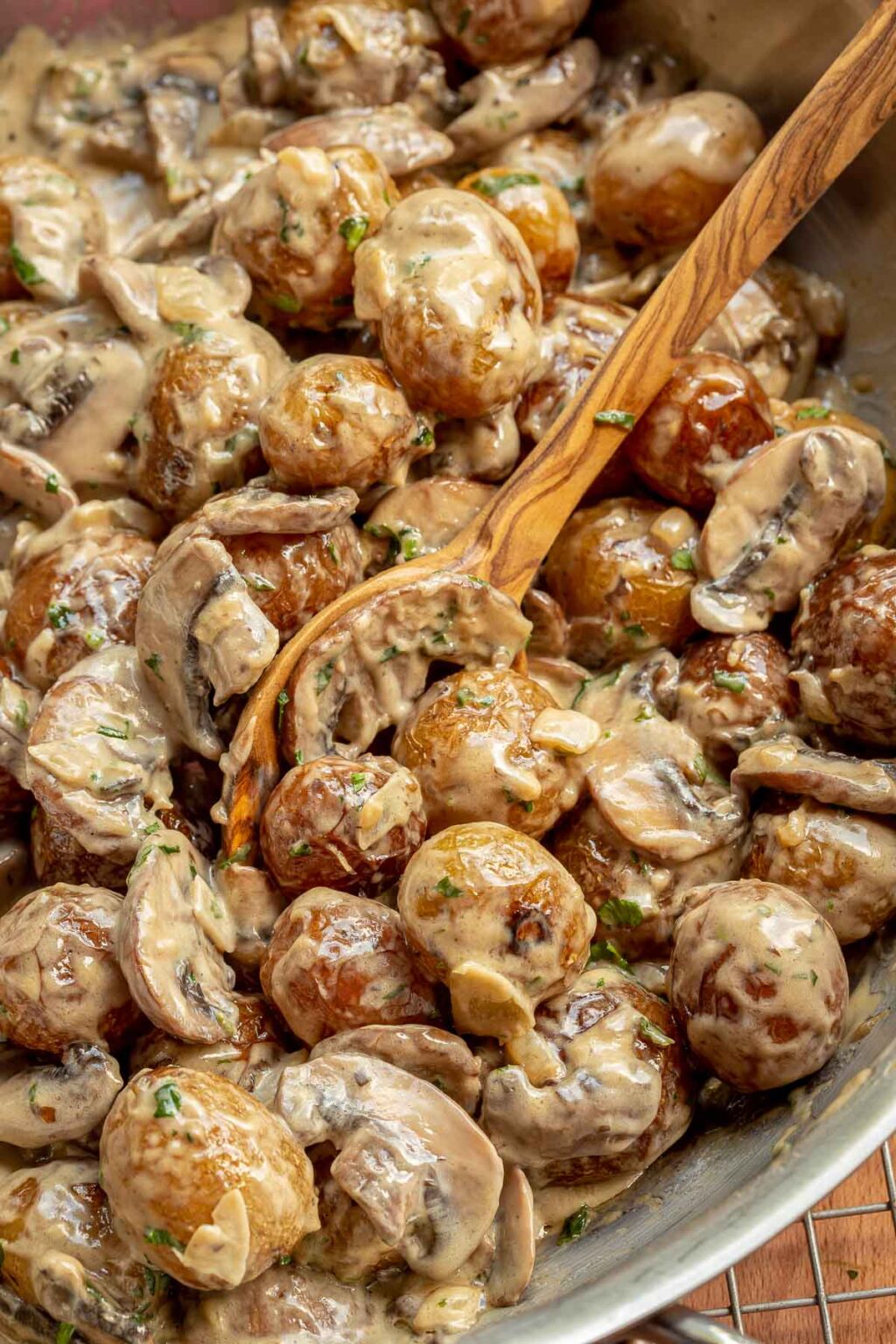 Mushroom Potatoes with Creamy Parmesan and Garlic Sauce Let the