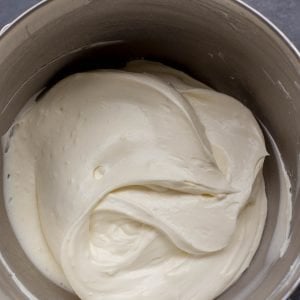 Sour Cream Frosting - Fluffy and Creamy frosting with a tangy sour cream flavor will work with many combinations of cake, including yellow or chocolate sponge cake.