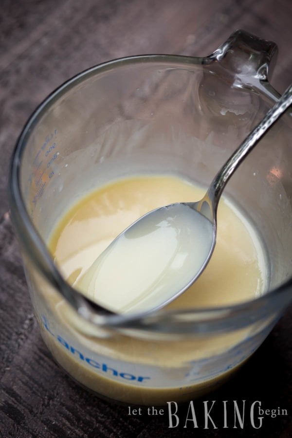 White Chocolate Ganache is made with just a few simple ingredients. The flavor is clean but luscious. Use it to fill macarons, cakes, cookies or even cupcakes.