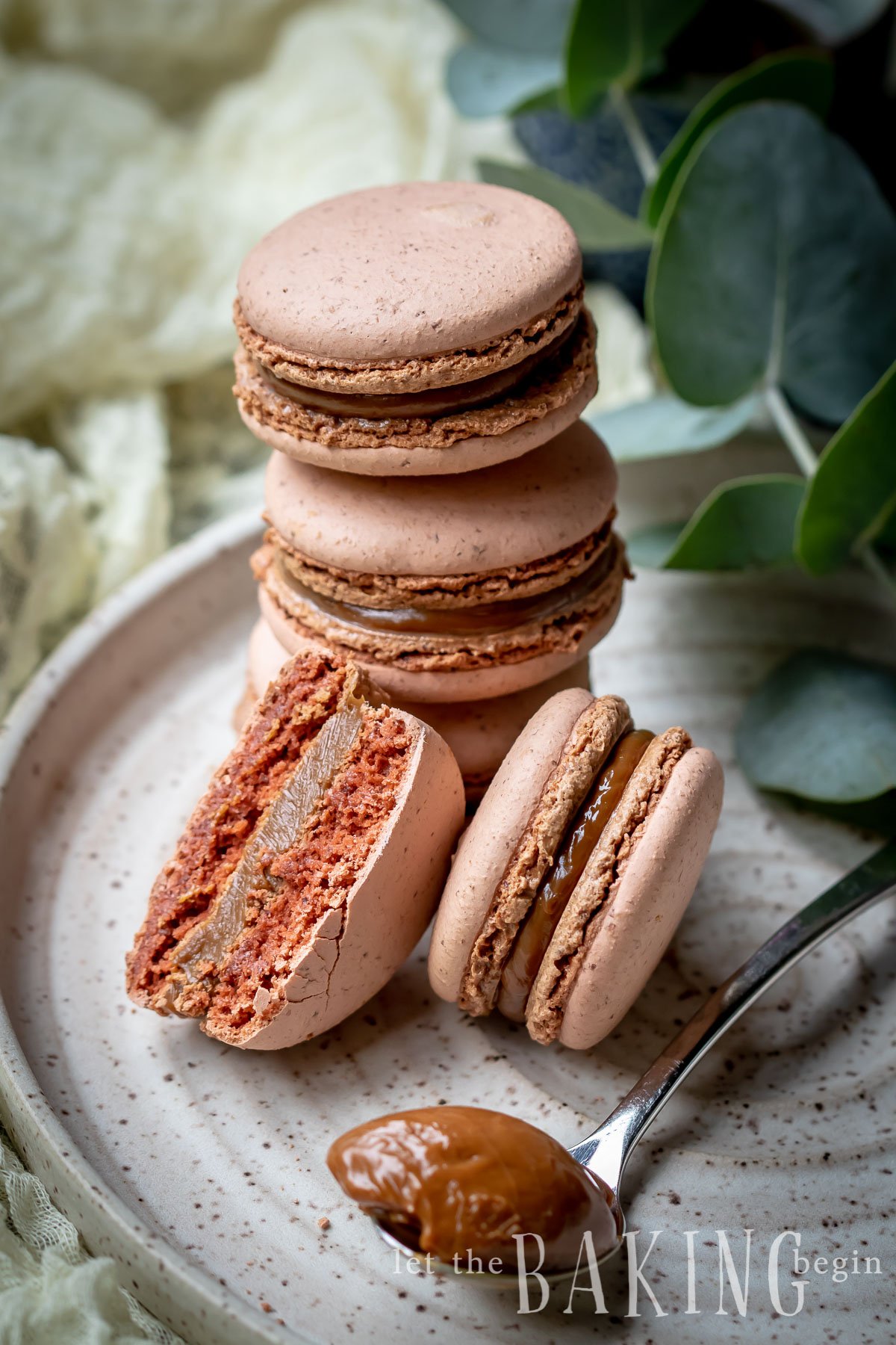 Dulce de Leche Macaron Recipe uses Italian Macaron Shell recipe and dulce de leche as the filling. Using dulce de leche as the macaron filling is the most genius thing, since it's easy and of course - super delicious.