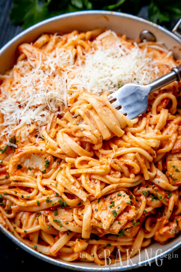 Tomato pasta with chicken and parmesan 